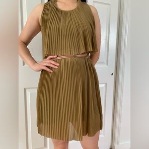 H&M pleated mid rise dress. Size 6.